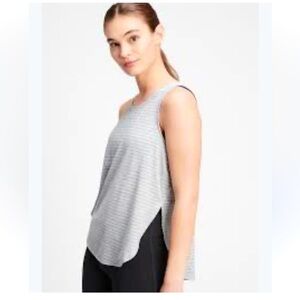 GAPfit tulip hem tank top